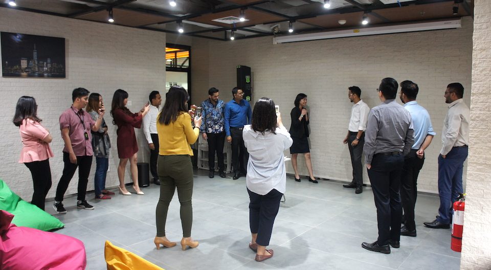 Pegawai-dengan-konsep-Virtual-Office-murah-di-Jakarta-Selatan-960x528 Pegawai-dengan-konsep-Virtual-Office-murah-di-Jakarta-Selatan-960x528